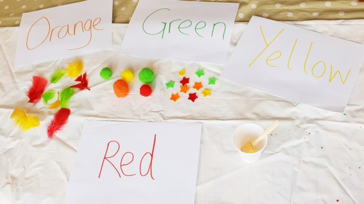 Teaching toddler colours. Colour sorting. Preschool crafts. 4 Freckled Faces